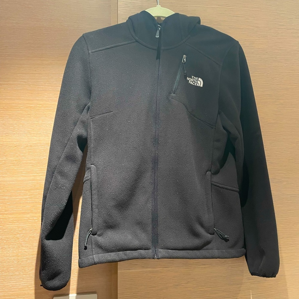 Barely worn North Face Fleece w/hood